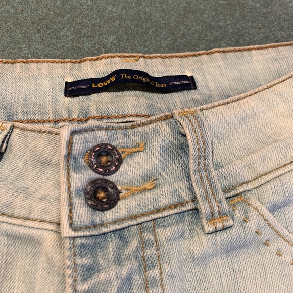 Vintage Levi’s light wash hand ripped jean shorts - Picture 3 of 6